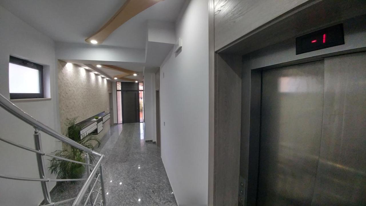 J&J Apartments Belgrado Exterior foto