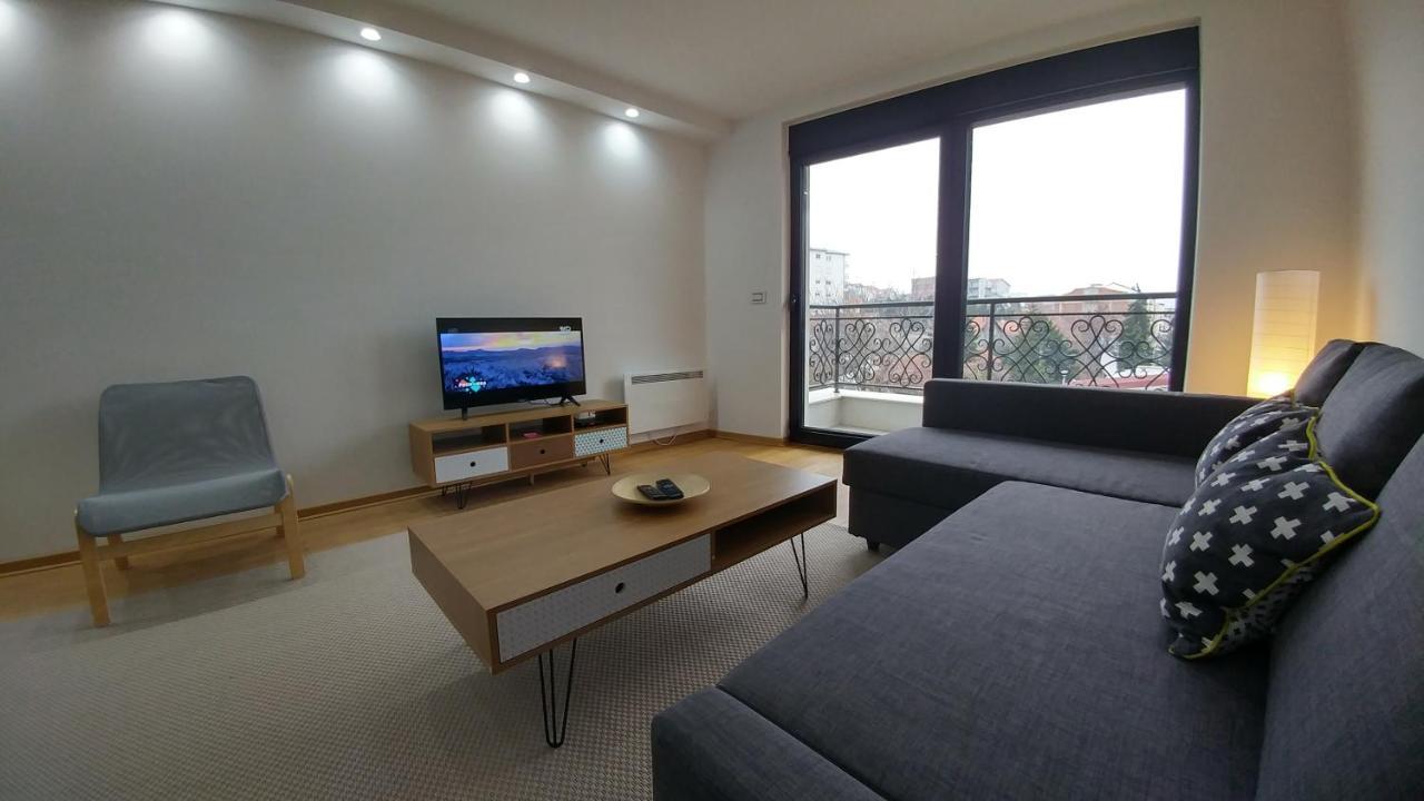 J&J Apartments Belgrado Exterior foto
