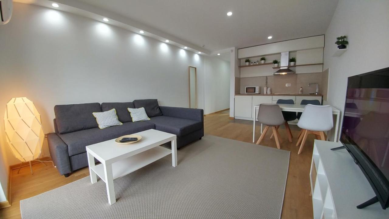 J&J Apartments Belgrado Exterior foto