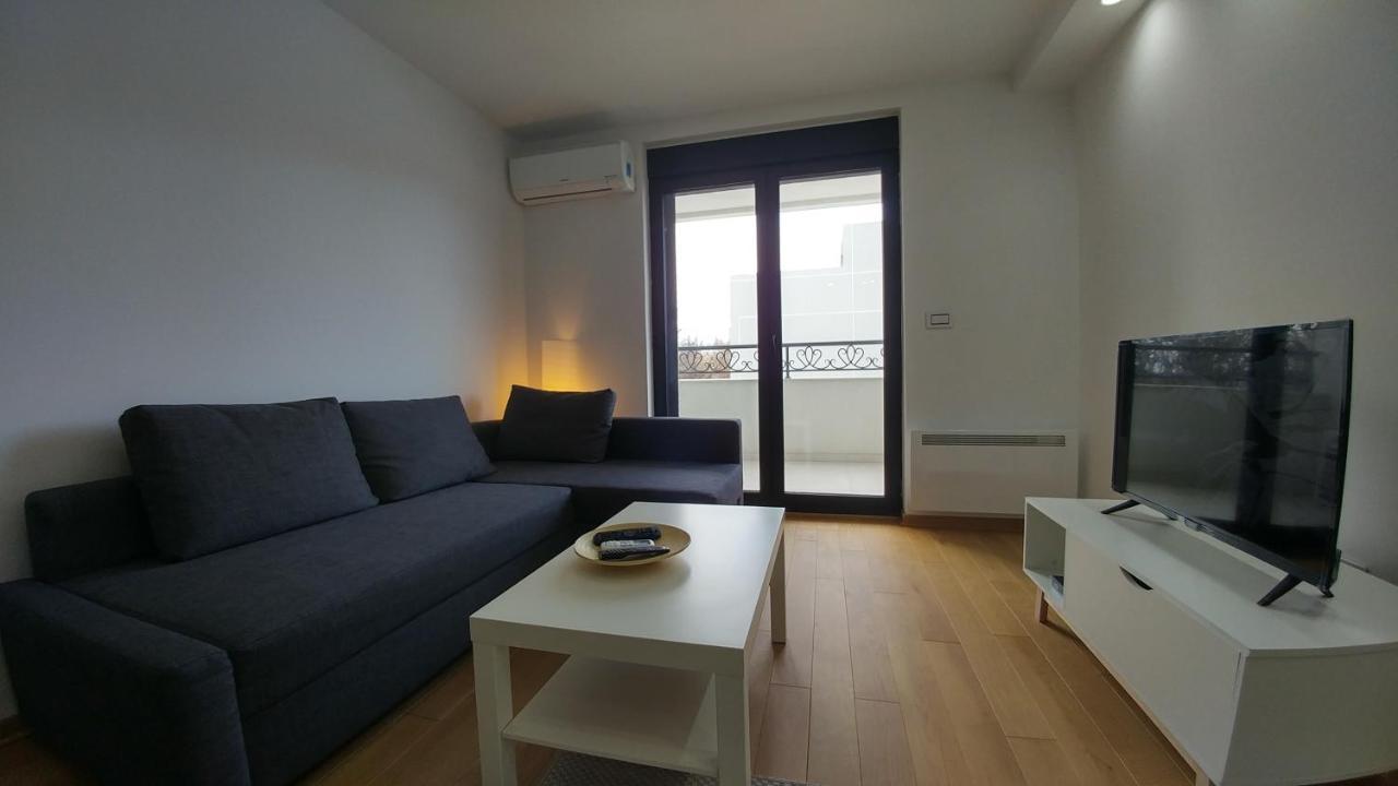 J&J Apartments Belgrado Exterior foto