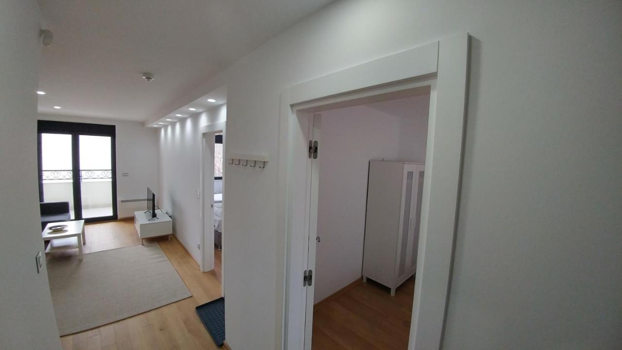 J&J Apartments Belgrado Exterior foto