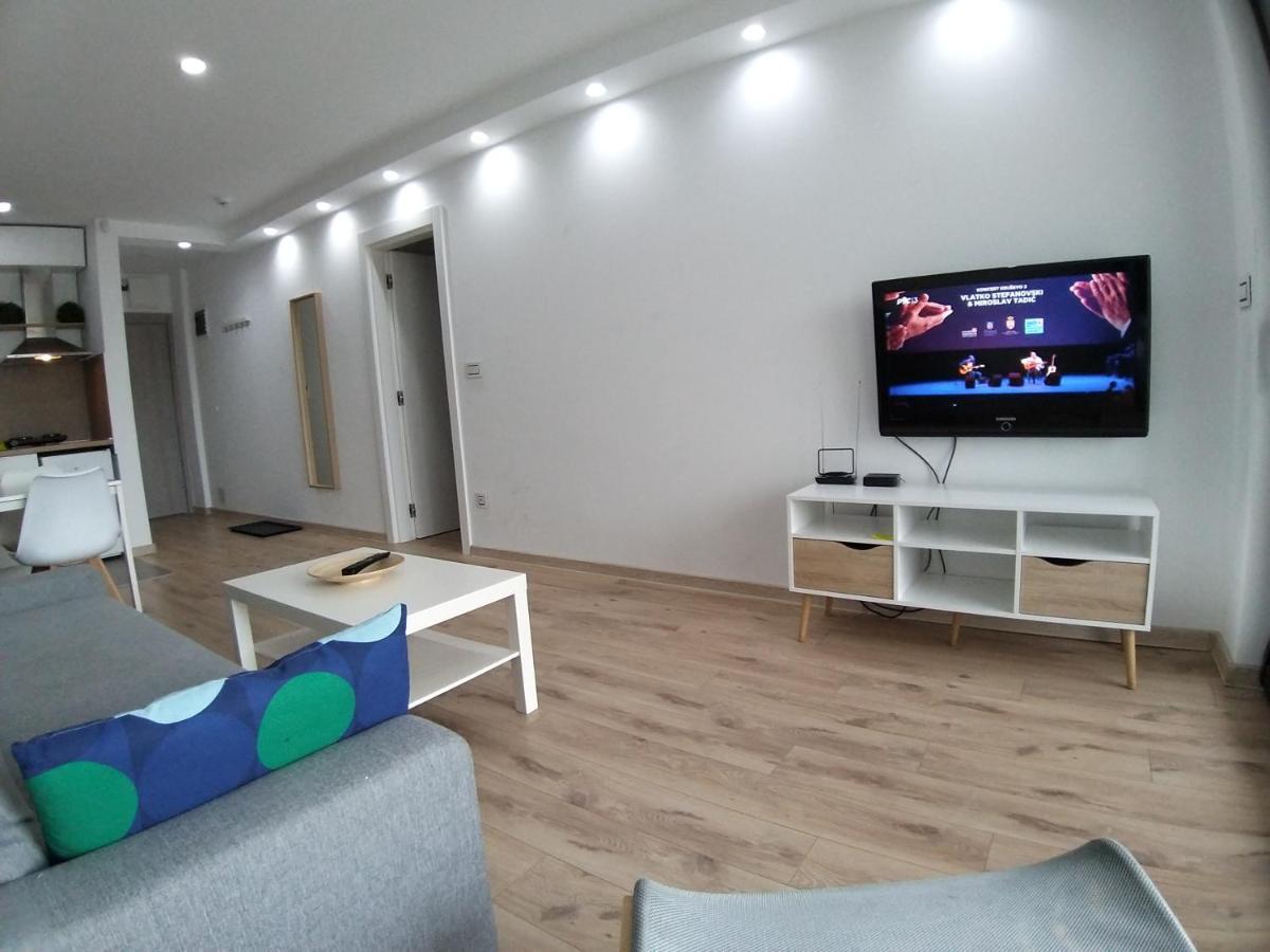 J&J Apartments Belgrado Exterior foto